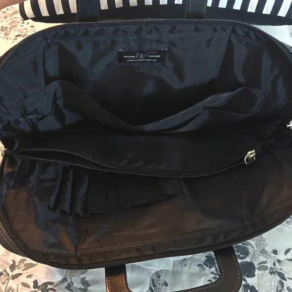Wilson's Leather soft sided small briefcase/laptop/tablet carrying case in black - Picture 4 of 7